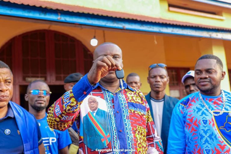 Equateur : Fondation Widal dote la mairie de Mbandaka d&rsquo;une jeep neuve