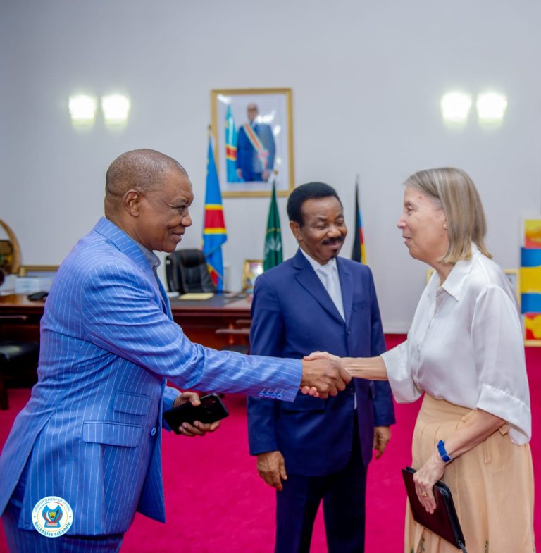 Crise de l&rsquo;Est : l&rsquo;ambassadeur Lucy Tamlyn à Mboso: « Les États-Unis soutiennent que une RDC forte, stable et unifiée&rsquo;