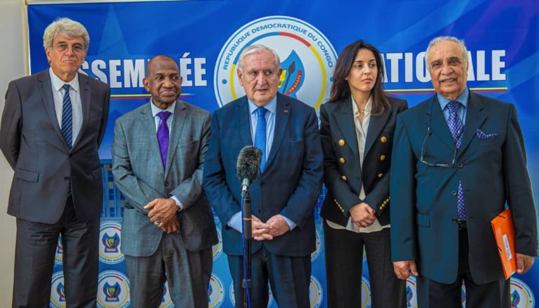RDC-FRANCE: Raffarin conduit des leaders pour des échanges d&rsquo;expériences en vue du rétablissement de paix en RDC