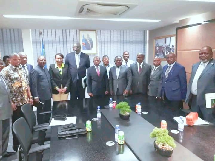 Kasaï/Dossier ravin sokajik : une délégation d&rsquo;élus et notables de la province chez le ministre des ITPR à Kinshasa