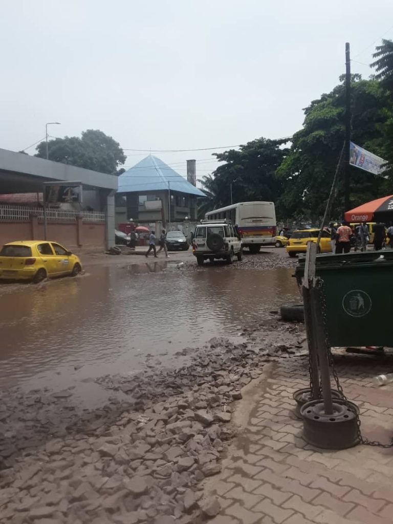 RDC: Kin-Zéro Trou engendre Kin-Milles Trous, Délabrement des axes routiers, manque à gagner pour l’économie (Enquête)