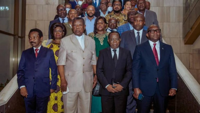RDC – Enjeux politiques : signature de la charte de l&rsquo;Union sacrée: Voici ce qui bloque ( la constitution de sa coordination et les fautes disciplinaires) 
