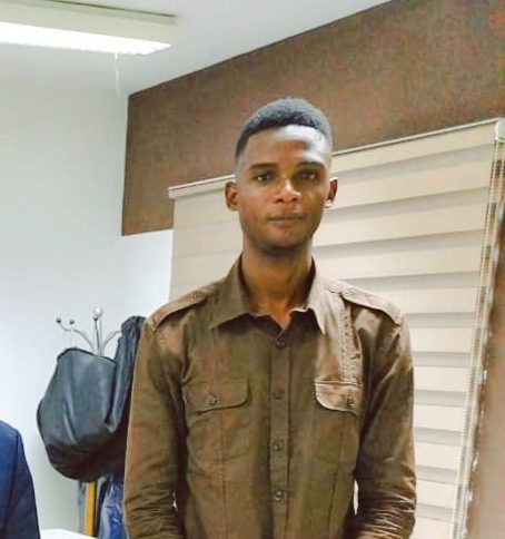 Kasaï : Après avoir conféré avec des autorités nationales, Kevin Tshimankinda regagne Tshikapa
