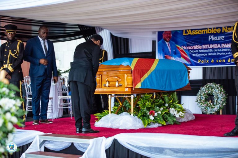 In memoriam : La nation a rendu hommage à John Ntumba