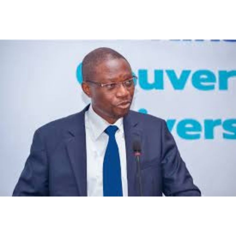 RDC : Le ministre de la Santé devant la commission d’investigation sur l’importation et la vente de médicaments