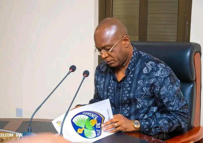Kinshasa : Gentiny Ngobila lève la suspension du bourgmestre de Gombe (Document)