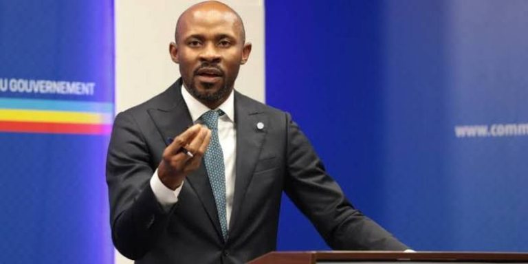RDC : Le ministre Muyaya appelle les journalistes partisans à quitter la profession