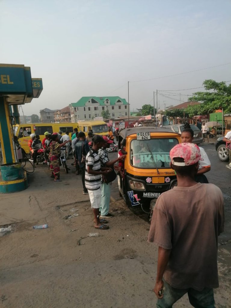 Kinshasa : Les conducteurs de taxis et taxi-bus suspendent la grève