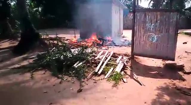 RDC-Kasaï : Les enseignants en colère détruisent la CARITAS pour leur Impaiement de 3 mois à Mweka