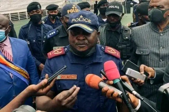 Cas d&rsquo;enlèvement à Kinshasa : le général Sylvano Kasongo interdit la circulation des taxis et taxis-bus à vitre fumée!