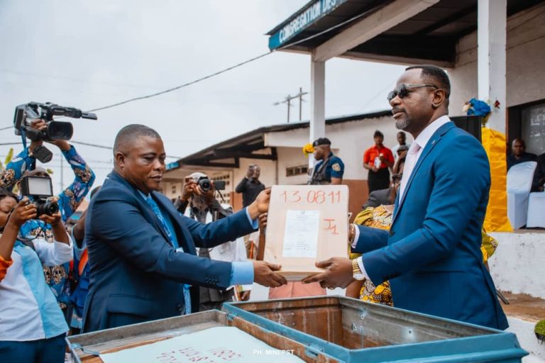 RDC-EPST : Tony Mwaba a lancé le TENASOSP à Kinshasa, 1.571.285 candidats dont 889.037 garçons et 682.248 filles