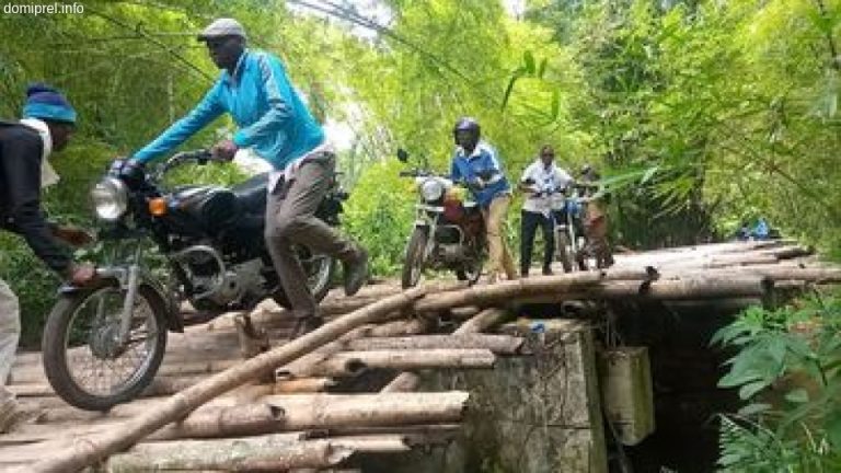 Kasaï : Le Pont Lubilu  dans un état de délabrement, la traversée devient difficile