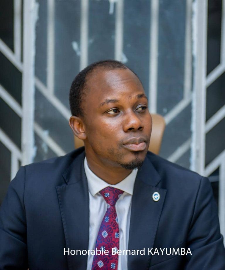 Députation nationale : Bernard Kayumba dépose les dossiers de candidatures de son regroupement ANB