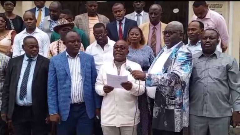 APK : Godé Mpoy agite la fibre tribale pour obtenir sa réhabilitation (Document)