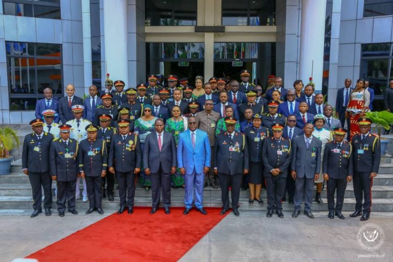 RDC : Tshisekedi couronne les lauréats du CHESD et de la 6e promotion de l&rsquo;ESAM
