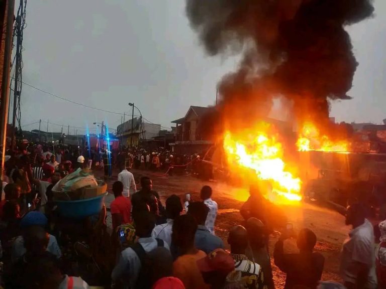 Kinshasa : 5 morts dans une explosion d&rsquo;un camion-citerne à carburant (Righini-Lemba)