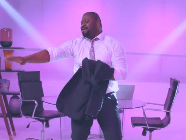 RDC-Musique : La chanson Esimbi te de Moïse Mbiye censurée