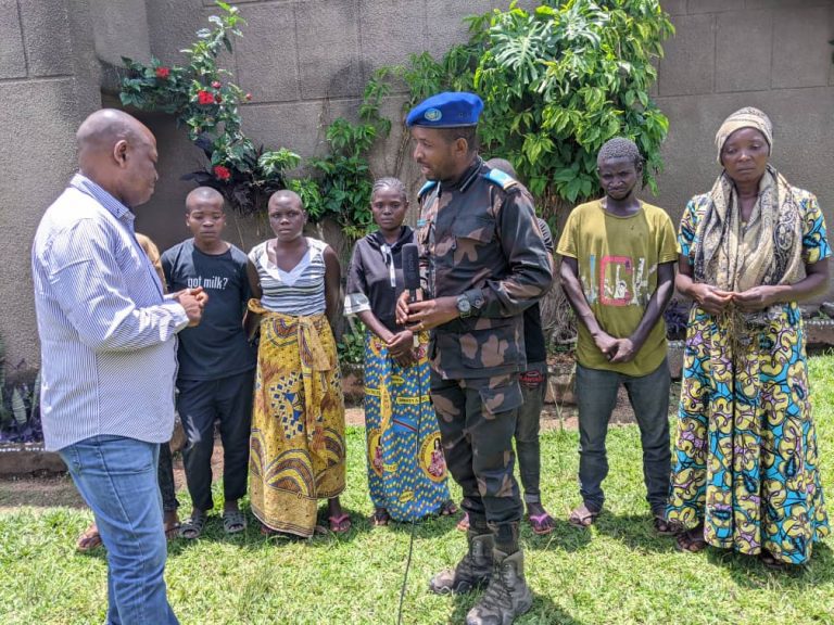 Beni : 10 congolais ex-otages des ADF/MTM remis à la société civile par les FARDC