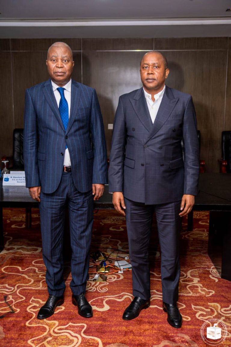 RDC : Adolphe Muzito dépose sa candidature à la Présidentielle ce samedi 30 septembre