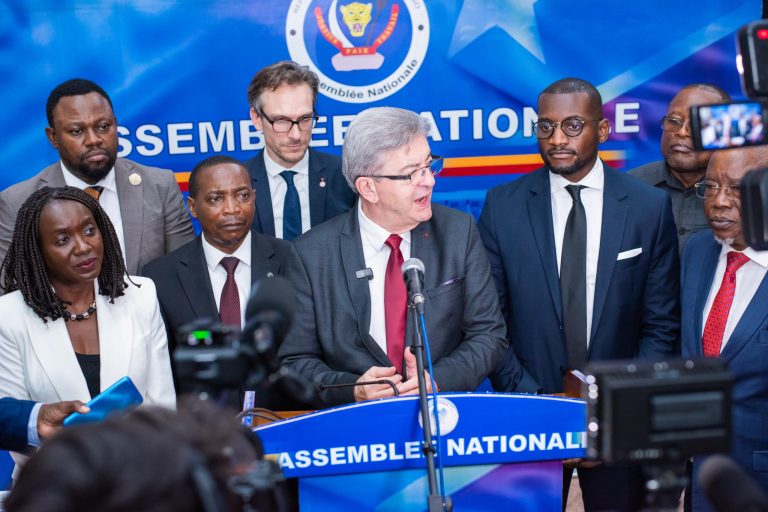 Assemblée nationale : Vital Banywesize confère avec Jean-Luc Mélenchon autour de l’agression rwandaise