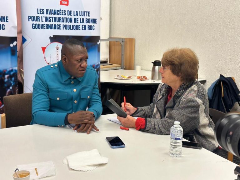 Bruxelles : Jules Alingete parle à Colette  Braeckman de la volonté politique de Félix Tshisekedi d&rsquo;assainir la gestion des finances publiques