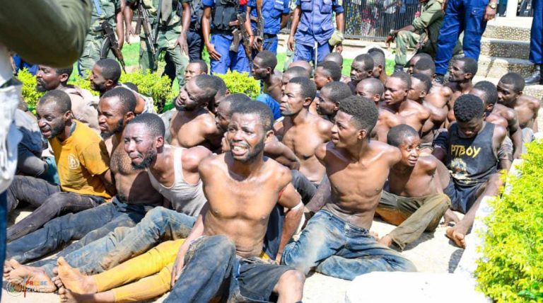 Kinshasa : Le Général Blaise Kilimbalimba présente plus de 450 présumés criminels arrêtés