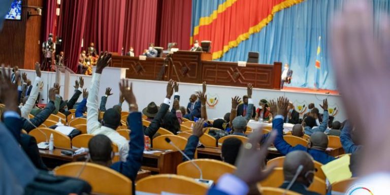 Assemblée nationale : La plénière proroge pour la énième fois l&rsquo;état de siège en Ituri et au Nord-Kivu