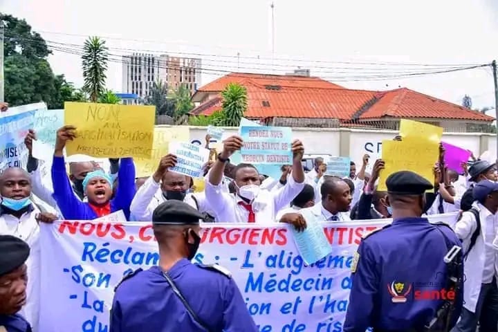 RDC : Les infirmiers suspendent la grève générale