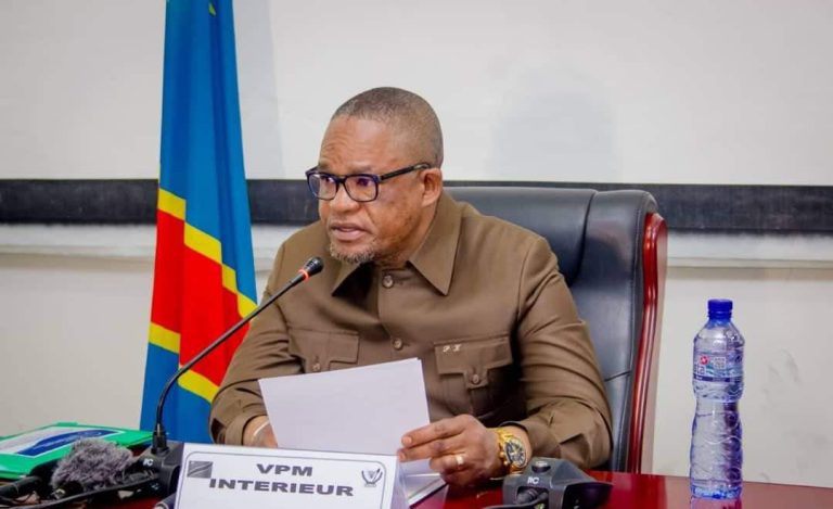 Processus électoral : Peter Kazadi s&rsquo;en va en guerre contre la campagne précoce au pays