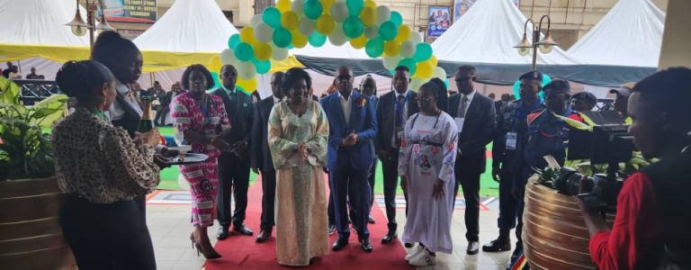 Kisangani : Claudine N’DUSI et Charles Mudiay inaugurent le complexe hôtelier Congo Palace, propriété de la CNSS
