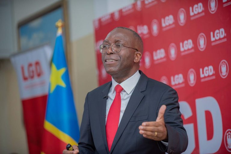 Demande de la CENI au gouvernement sur le déploiement des kits électoraux : Matata Ponyo accuse Félix Tshisekedi d&rsquo;avoir peur de l&rsquo;échec