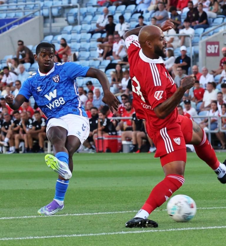 Noah Sadiki débute avec Sunderland lors d’un nul face au FC Séville