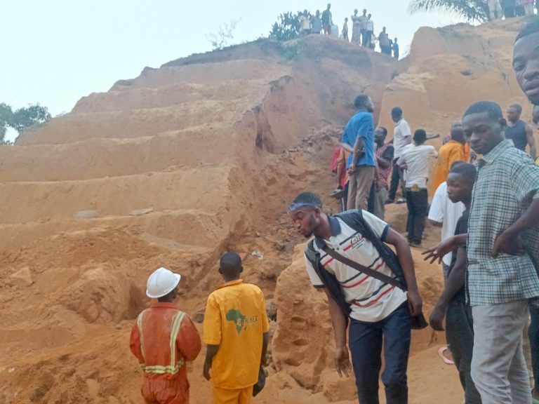 Kananga : Neuf ouvriers blessés dans un éboulement sur un chantier à Kamupongo