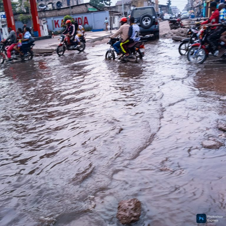 Kinshasa : Le croisement des avenues Kasa-Vubu et Kabinda en mauvais état