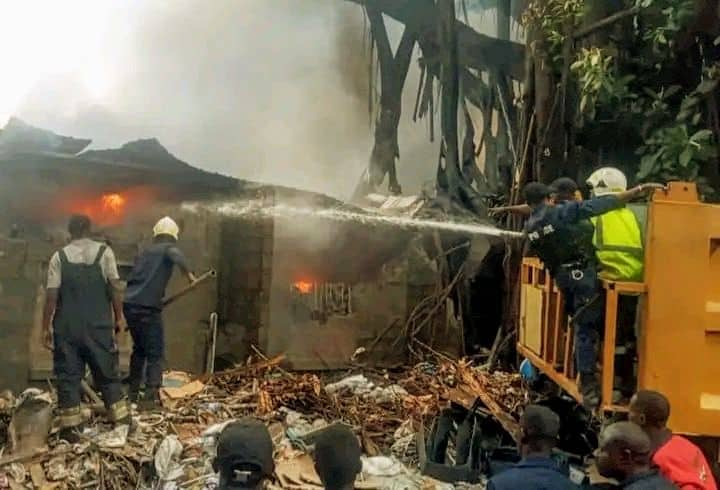 Kinshasa : Deux entrepôts ravagés par le feu à Lingwala et Limete