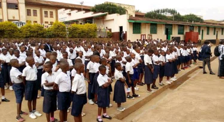 Rentrée scolaire 2025 : Le gouvernement en concertation avec les syndicats pour une reprise apaisée