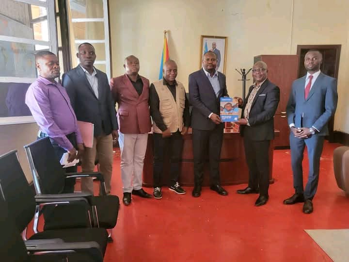 Lomami : Le Gouverneur Iron-Van Kalombo reçoit le rapport officiel de l’Enquête Démographique et de Santé 2023-2024