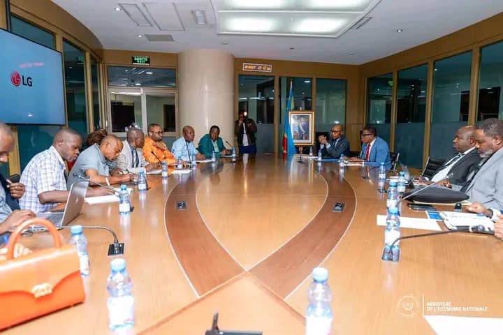Kinshasa : Lancement d’un projet pilote pour l’aménagement des espaces de commerce flottant