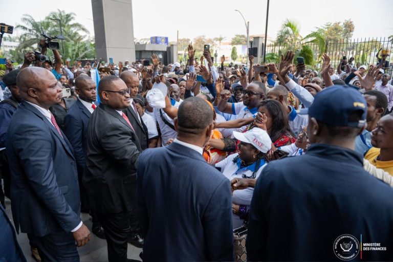 RDC : Les syndicats des Finances réitèrent leur soutien au Ministre Doudou Fwamba