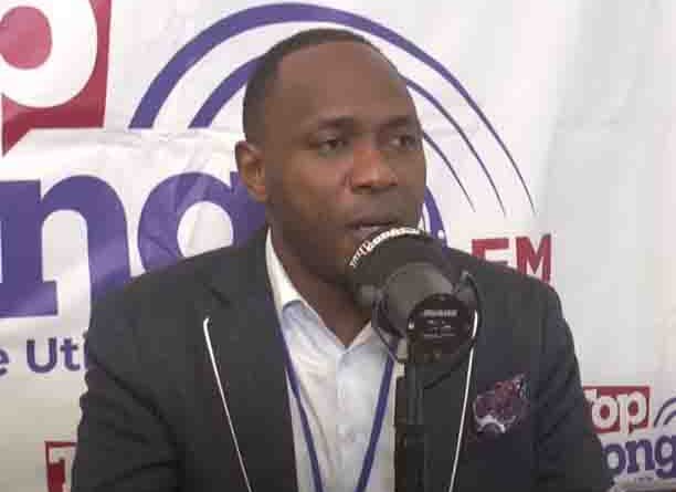 RDC : Mike Mukebayi assigne Thierry Kambundi et Top Congo en justice pour diffamation
