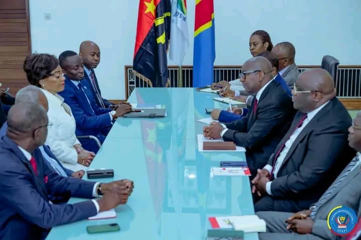 Diplomatie : Kinshasa et Luanda renforcent leur coopération pour la sécurité et le développement dans la région des Grands Lacs