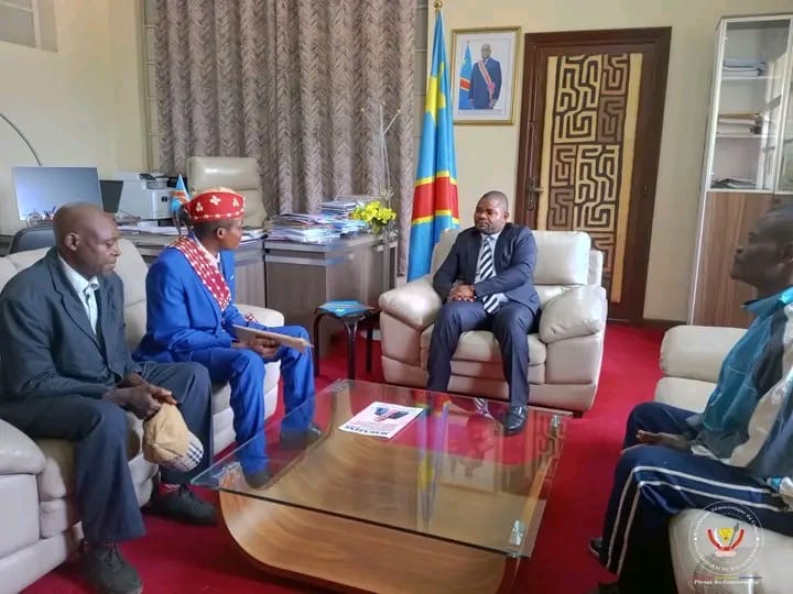 Kasaï-Central : Les travaux du barrage hydroélectrique de Katende salués par les chefs coutumiers de Tshimbawu