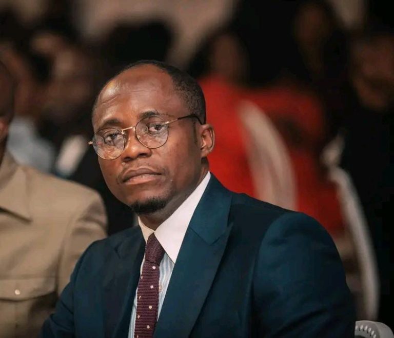 RDC : La dépréciation du dollar face au franc congolais n’affecte pas encore les prix du marché, selon Mike-Gardy Diana