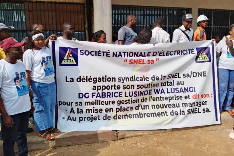 Tshopo : Les agents de la SNEL-Kisangani dénoncent le projet de réorganisation et soutiennent leur DG