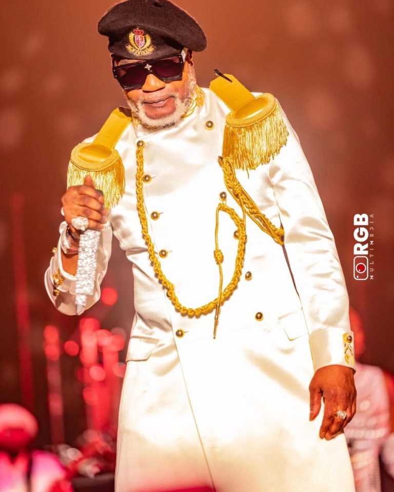 Koffi Olomidé s’excuse après l’ING Arena et promet un nouveau concert