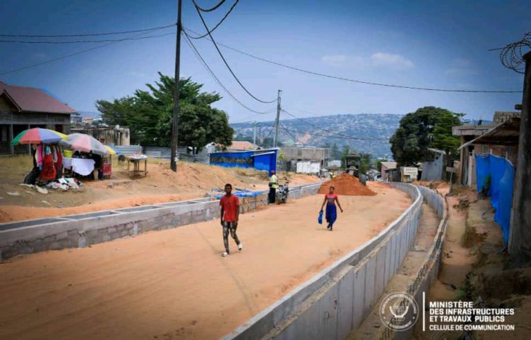 RDC :le gouvernement mise sur les routes stabilisées pour désenclaver les zones rurales