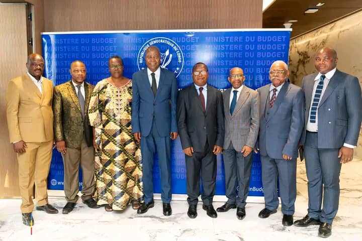 RDC : le gouvernement intensifie le dialogue pour répondre aux revendications des enseignants de l’UNIKIN