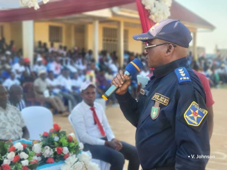 Bunia : Le maire Bosco Mbui Kola appelle la population à coopérer avec le bataillon Tigre des FARDC