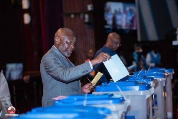 Crise parlementaire en RDC : Entre luttes d’intérêts et menace sur la cohésion nationale