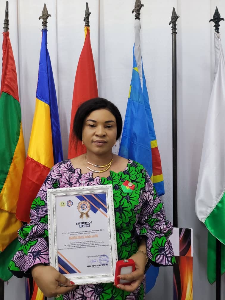RDC : Nathalie Kambala honorée au Burkina Faso pour son combat en faveur des droits des femmes
